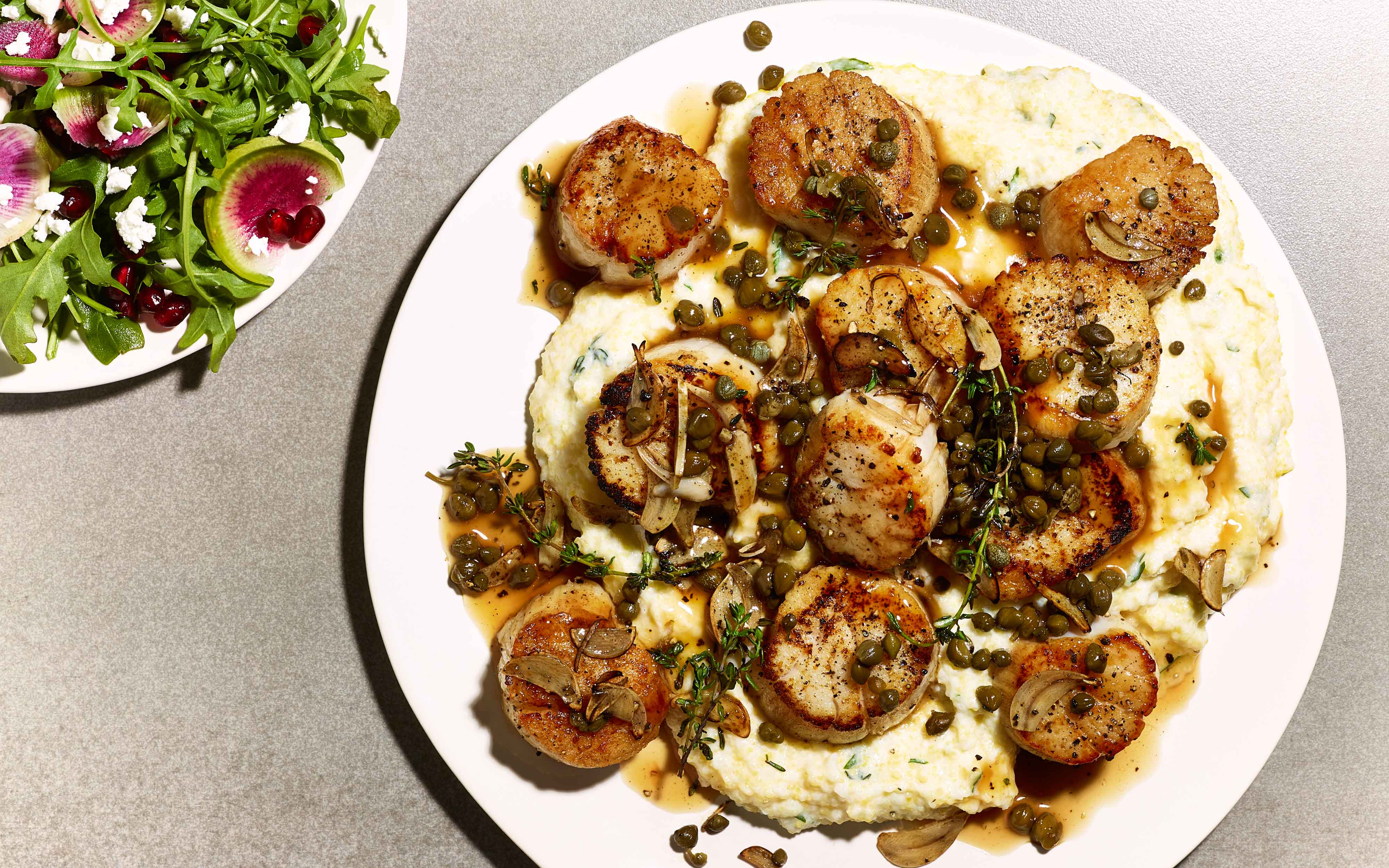 scallops-and-gritts-with-side-salad
