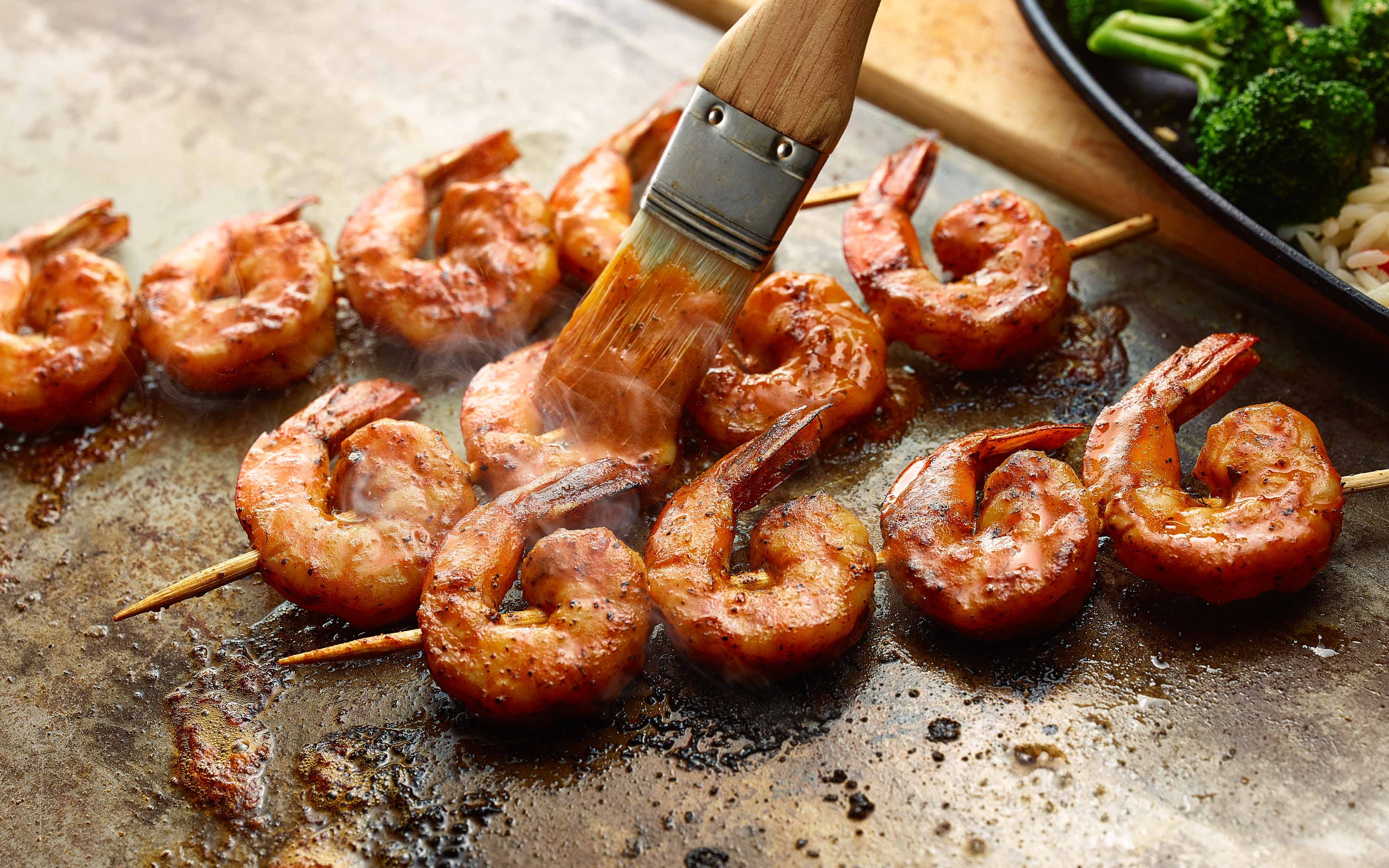 flat-grilled-shrimp-kebabs-Longhorn-Steakhouse